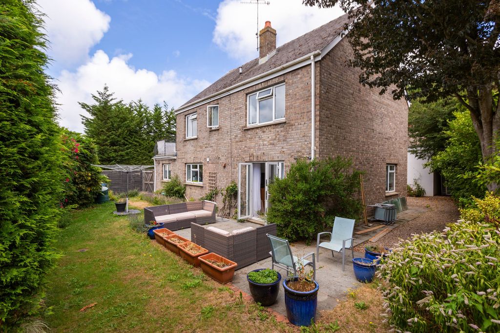 Property photo 1 of 36