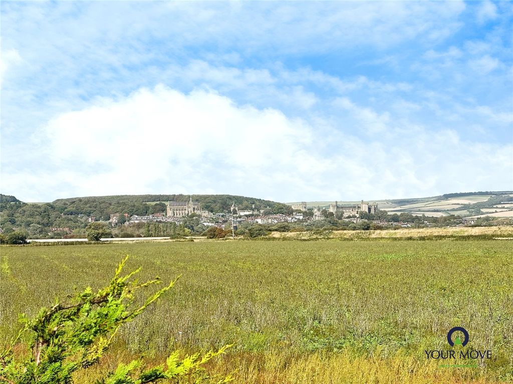 Property photo 2 of 13 Picture No. 12