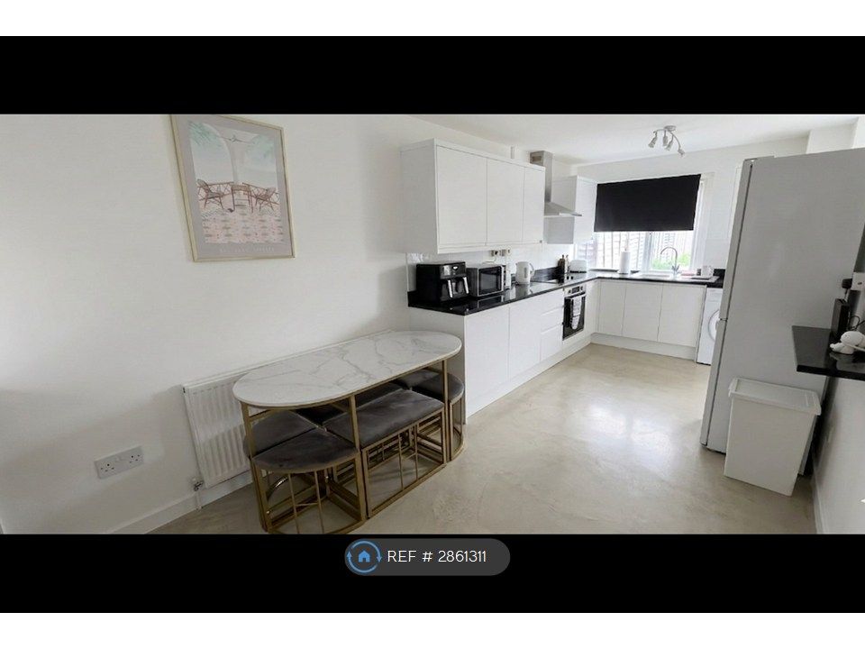 Property photo 1 of 9 Wheatcroft Kitchen