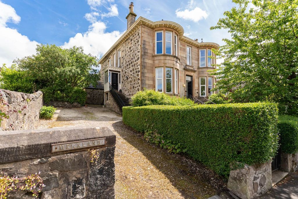 Property photo 2 of 18
