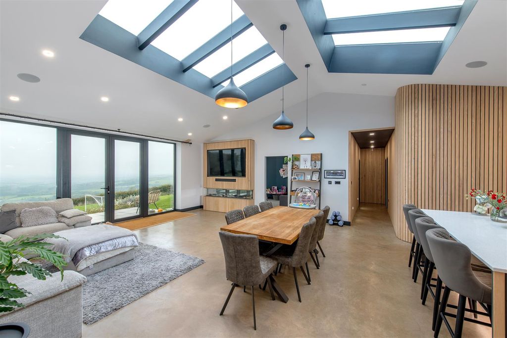 Property photo 3 of 31 Image12.Jpg