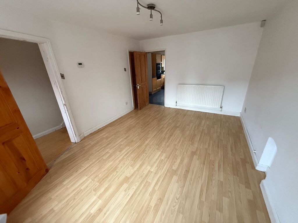 Property photo 3 of 14 Photo 3