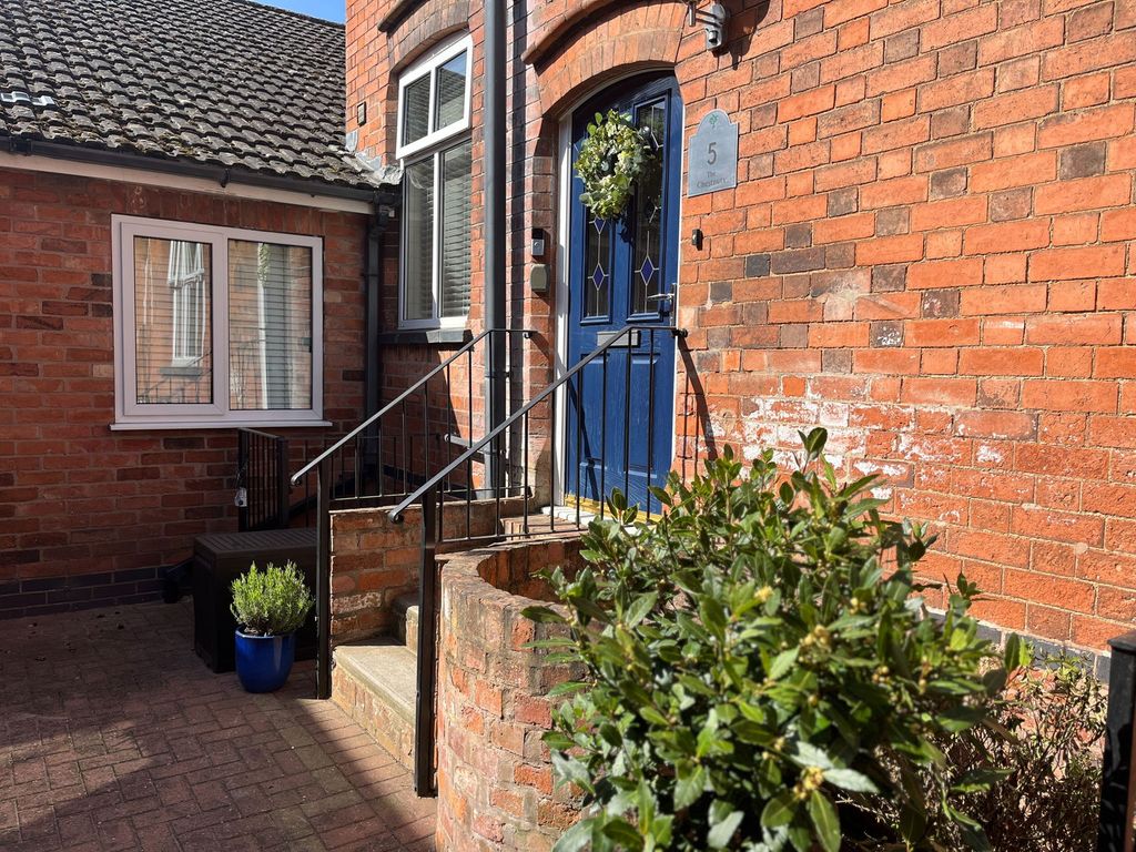 Property photo 2 of 17