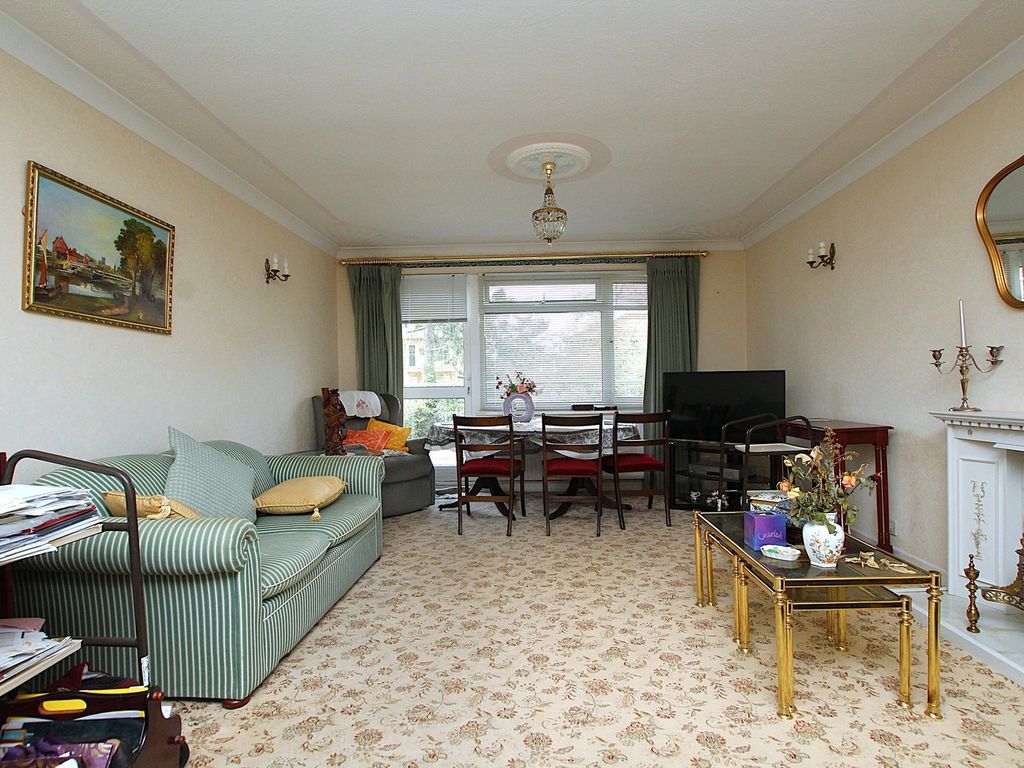 Property photo 3 of 27