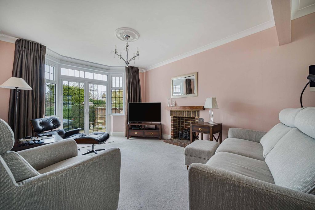 Property photo 3 of 16 Living Room