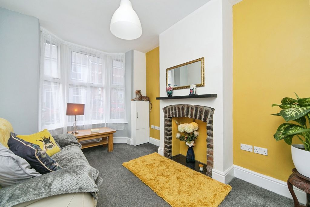 Property photo 2 of 19 Pbox-Img.Jpg