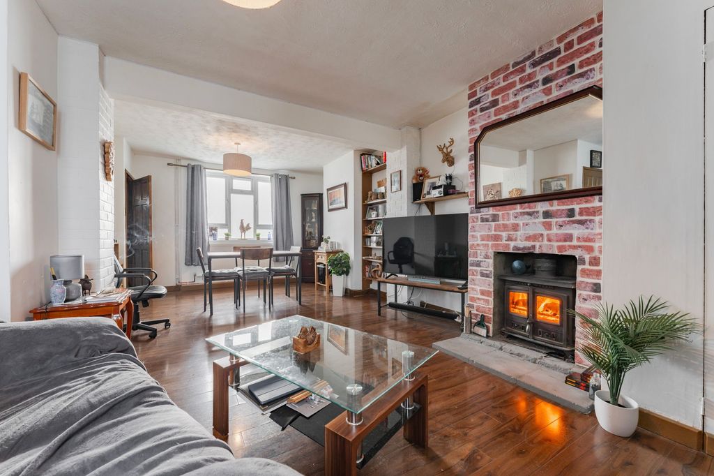 Property photo 3 of 17