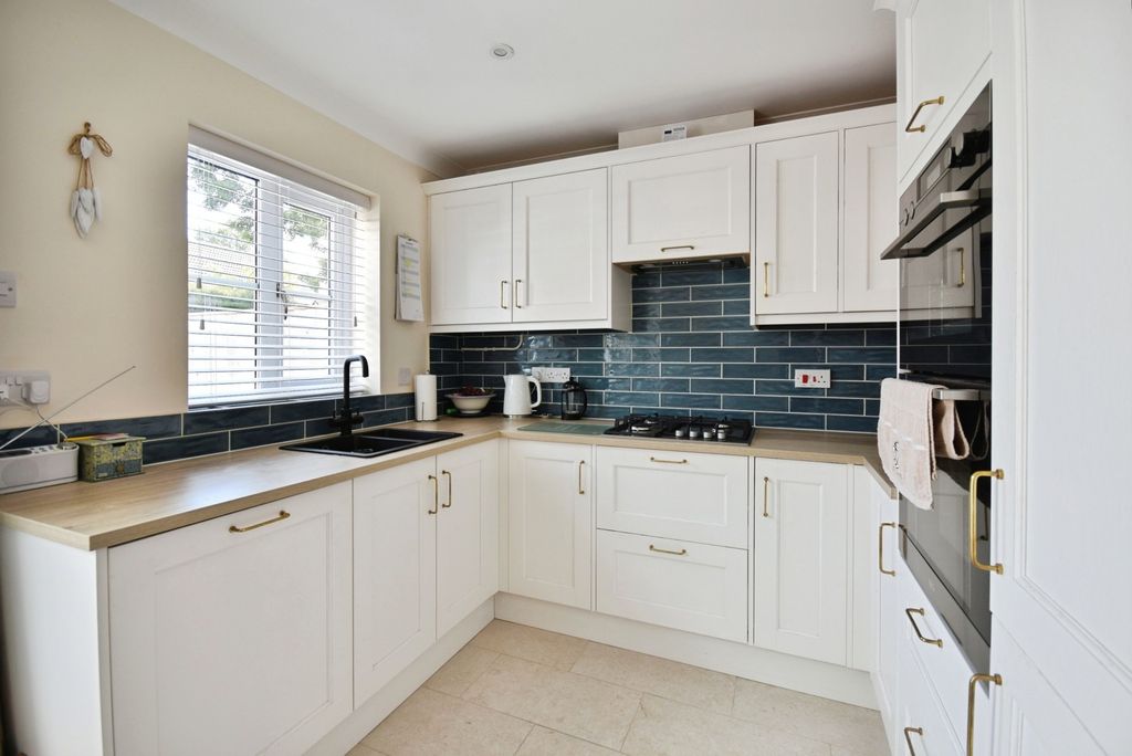 Property photo 2 of 19 Pbox-Img.Jpg
