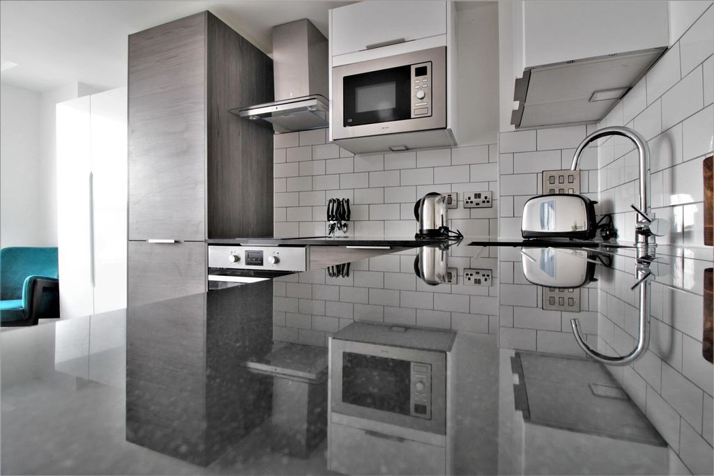 Property photo 3 of 13 Kitchen1.Jpg