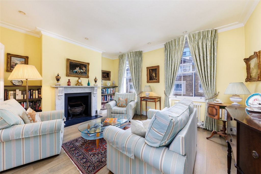 Property photo 2 of 19 Drawing Room