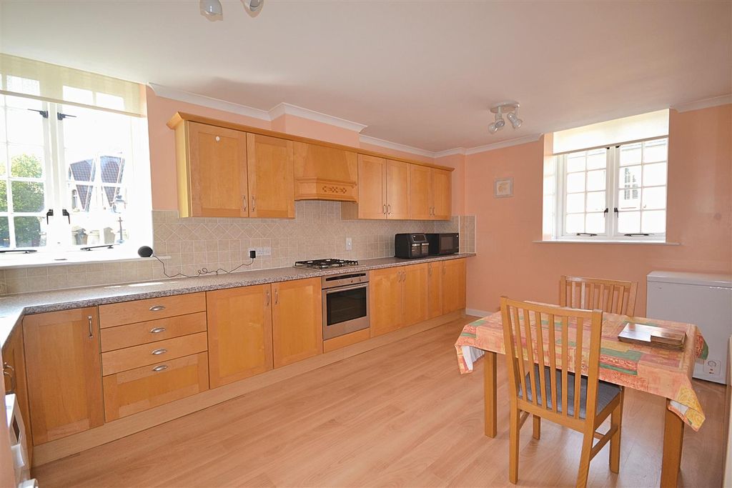Property photo 2 of 9 1 - 2026-09-01T145213.205.Png