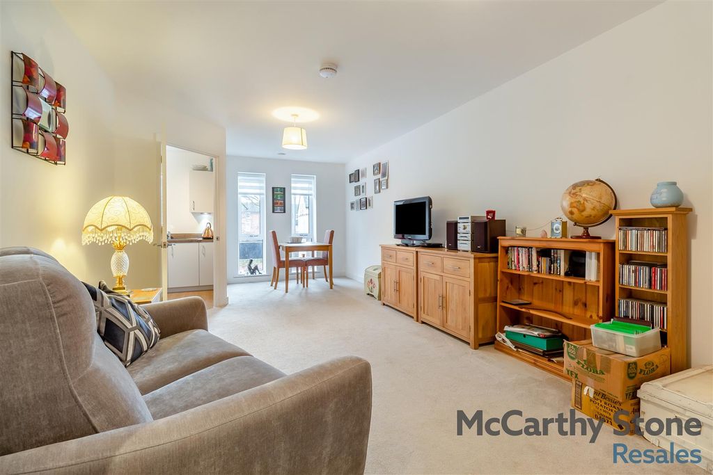 Property photo 2 of 14 8673563-Interior01.Jpg