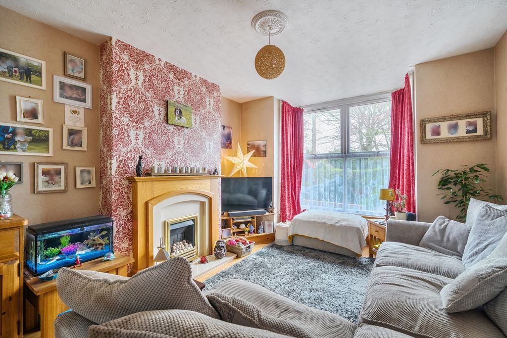 Property photo 3 of 22 1440958-10-69De2A1d503F1