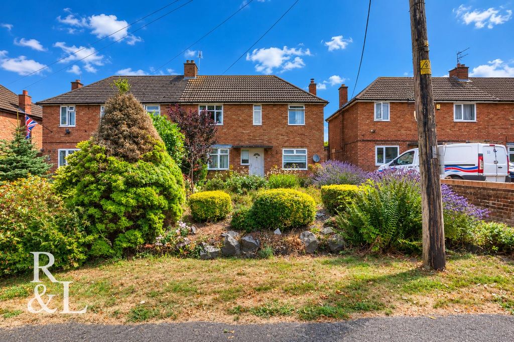 Property photo 3 of 29 Royston&Lund (29).Jpg