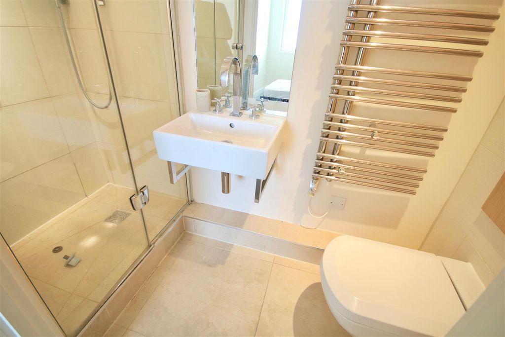 Property photo 3 of 16 Upmko8Dipky11Yytghurxq.Jpg