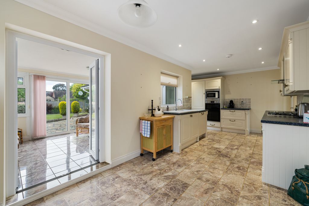 Property photo 2 of 12