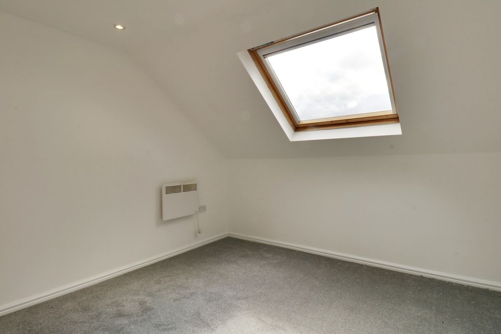 Property photo 3 of 10 4388813