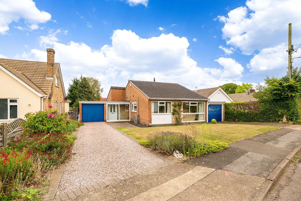 Property photo 2 of 31