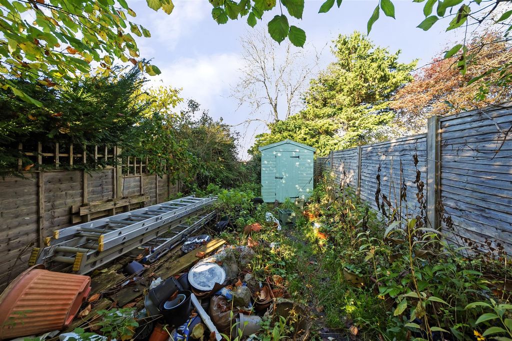 Property photo 3 of 12 Garden