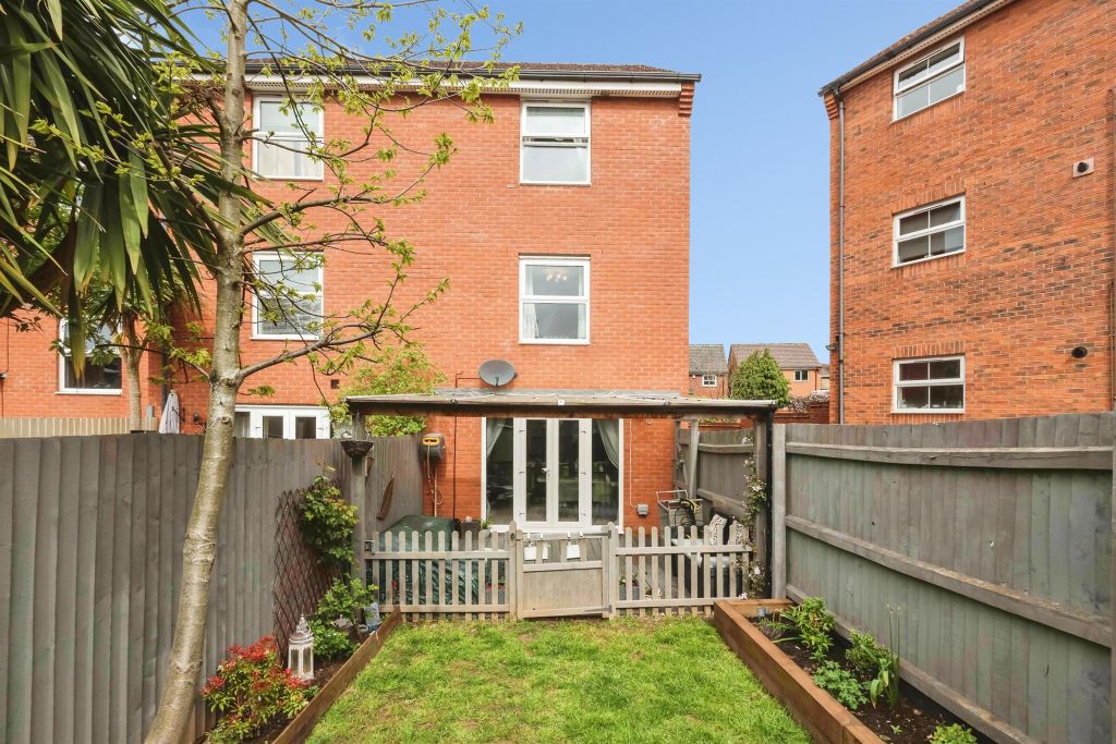 Property photo 2 of 21