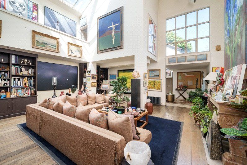 Property photo 1 of 13 Studio Reception