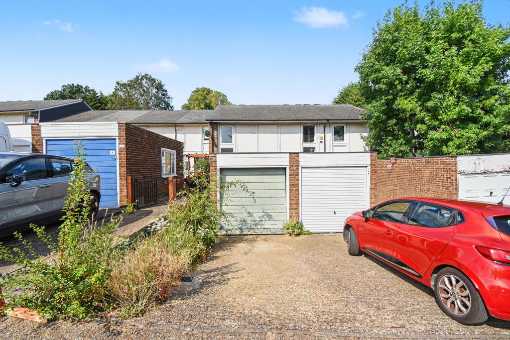Property photo 1 of 16 148 Thirlmere Gardens, Northwood, Hillingdon Ha6 2Ru