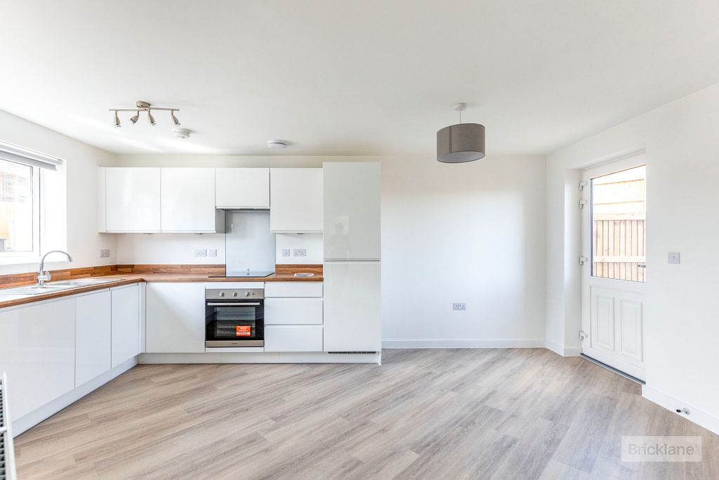 Property photo 2 of 12 Image