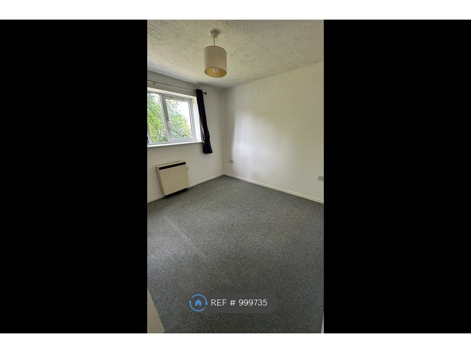 Property photo 2 of 4 Bedroom