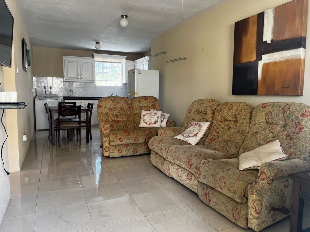 Property photo 2 of 6