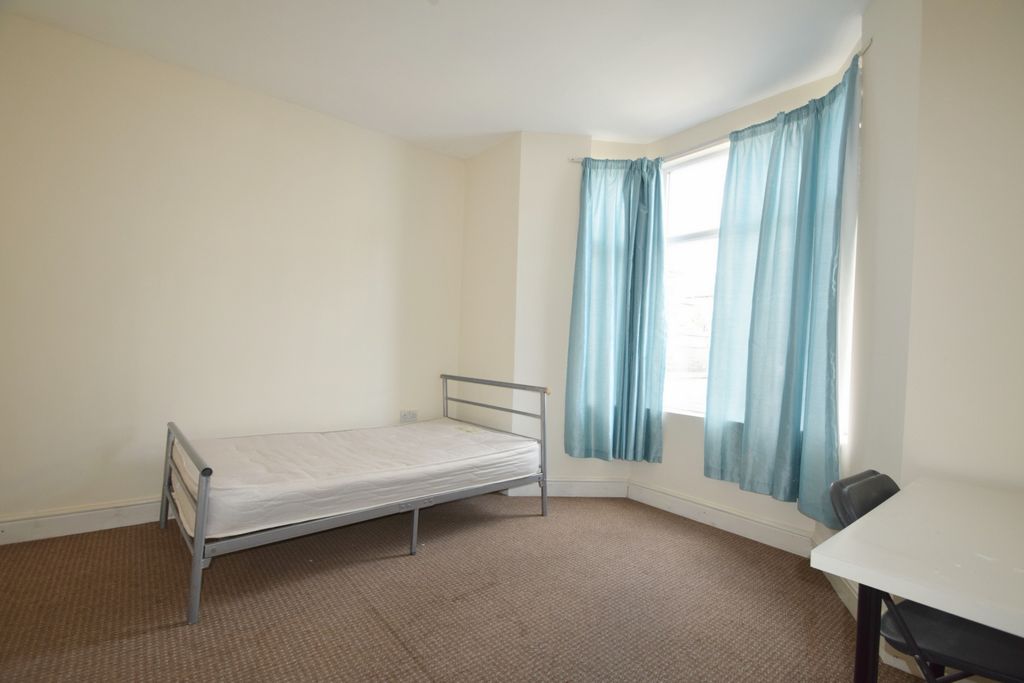 Property photo 3 of 12 Photo 1