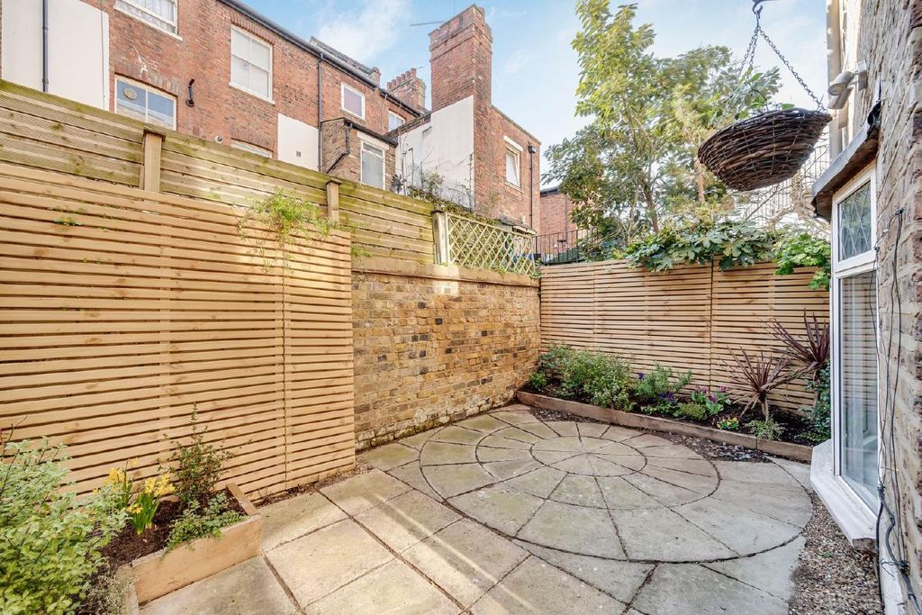 Property photo 2 of 12 Picture 2