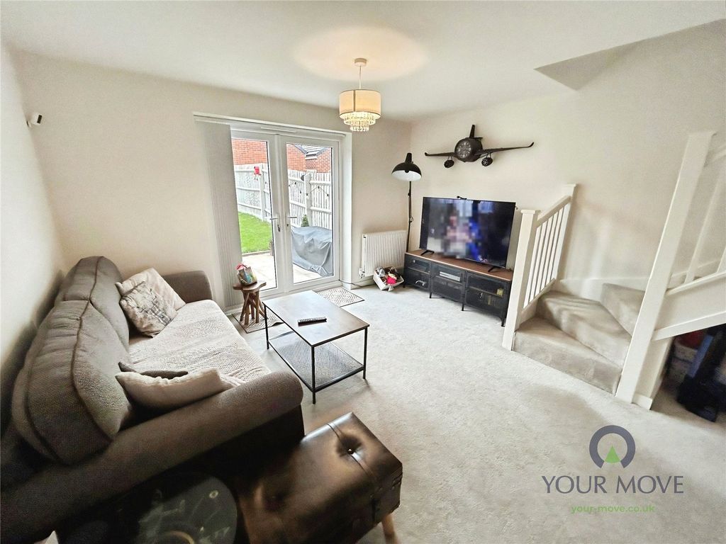 Property photo 2 of 10 Lounge Area