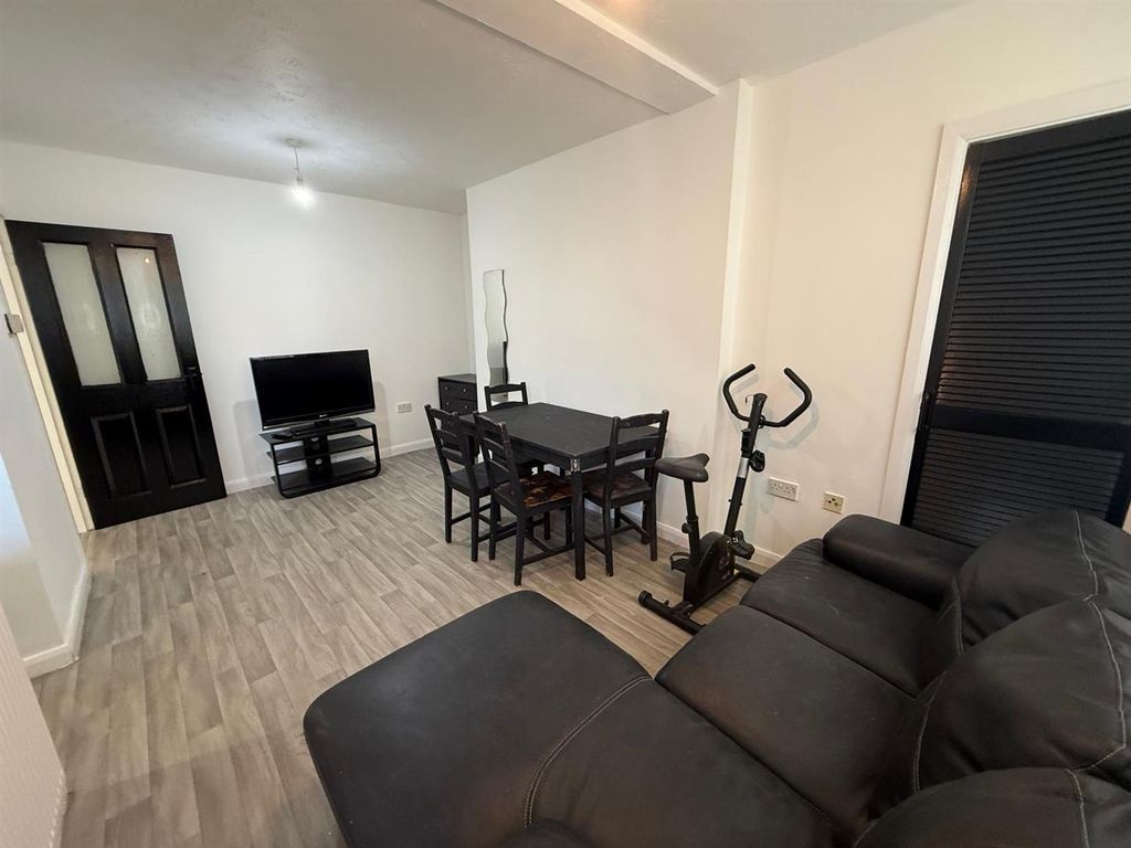 Property photo 2 of 15 Whatsapp Image 2026-03-18 At 11.33.508.Jpeg