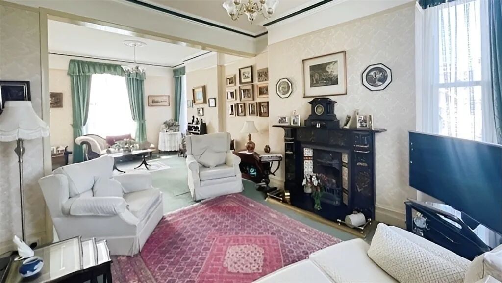 Property photo 2 of 16 Picture 2