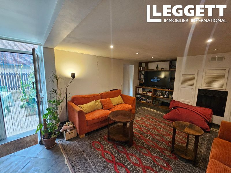 Property photo 2 of 10