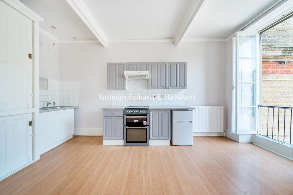 Property photo 2 of 10 Picture No. 05