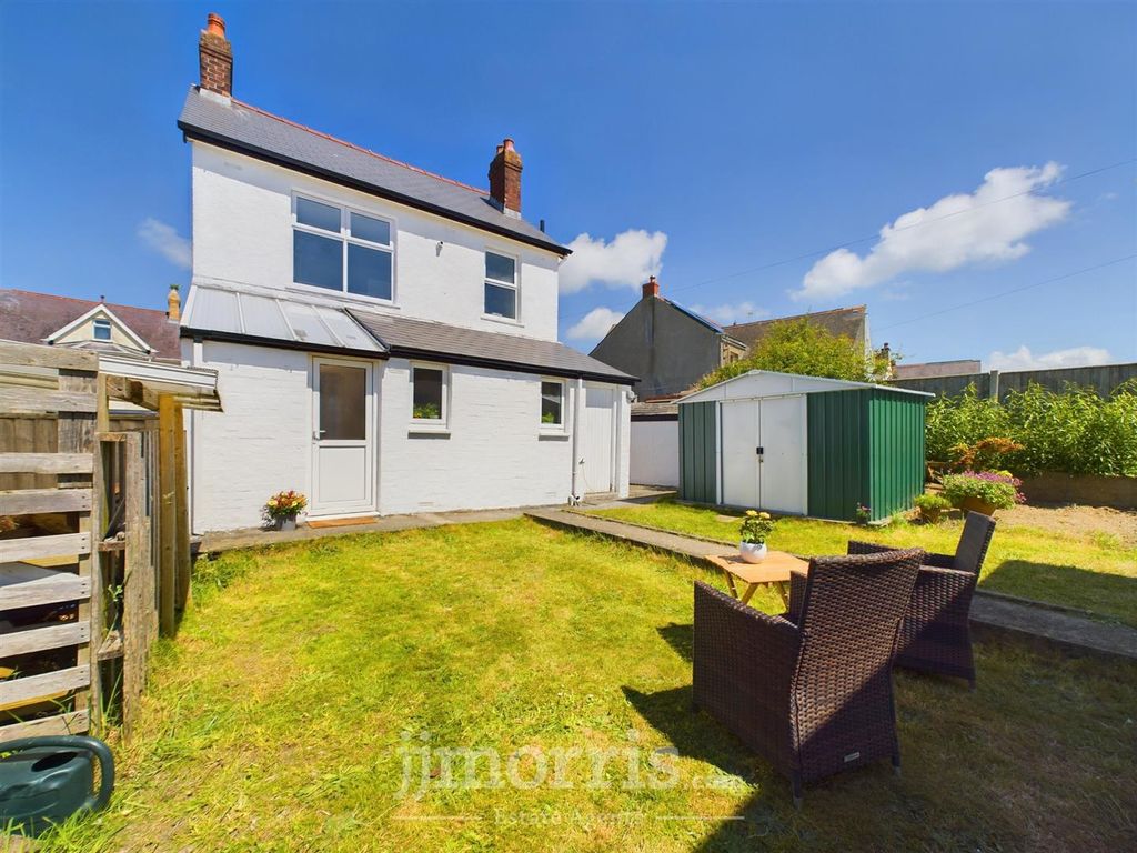Property photo 3 of 25 Cam02122G0-Pr0110-Still025.Jpg