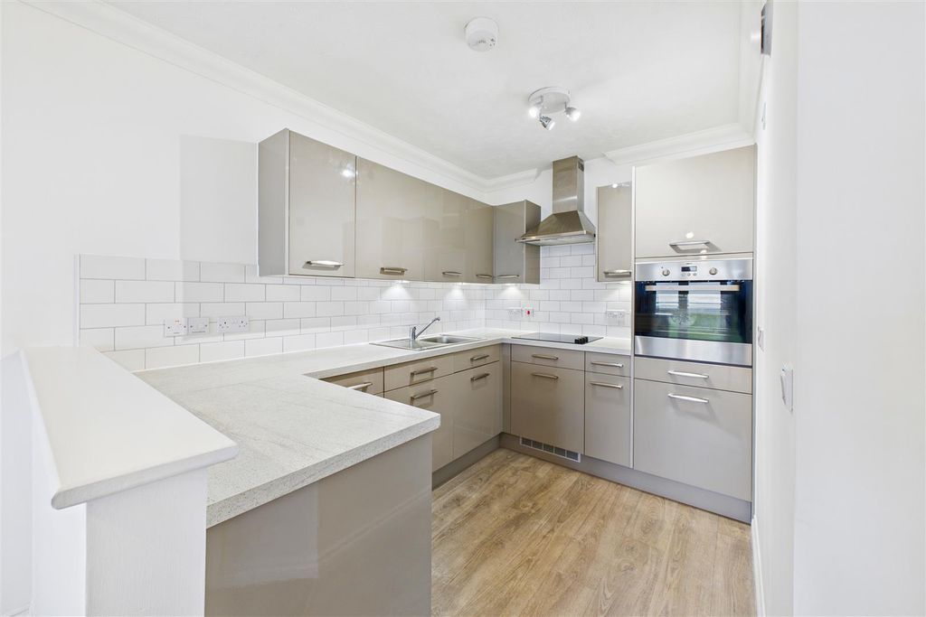 Property photo 3 of 15 Kitchen