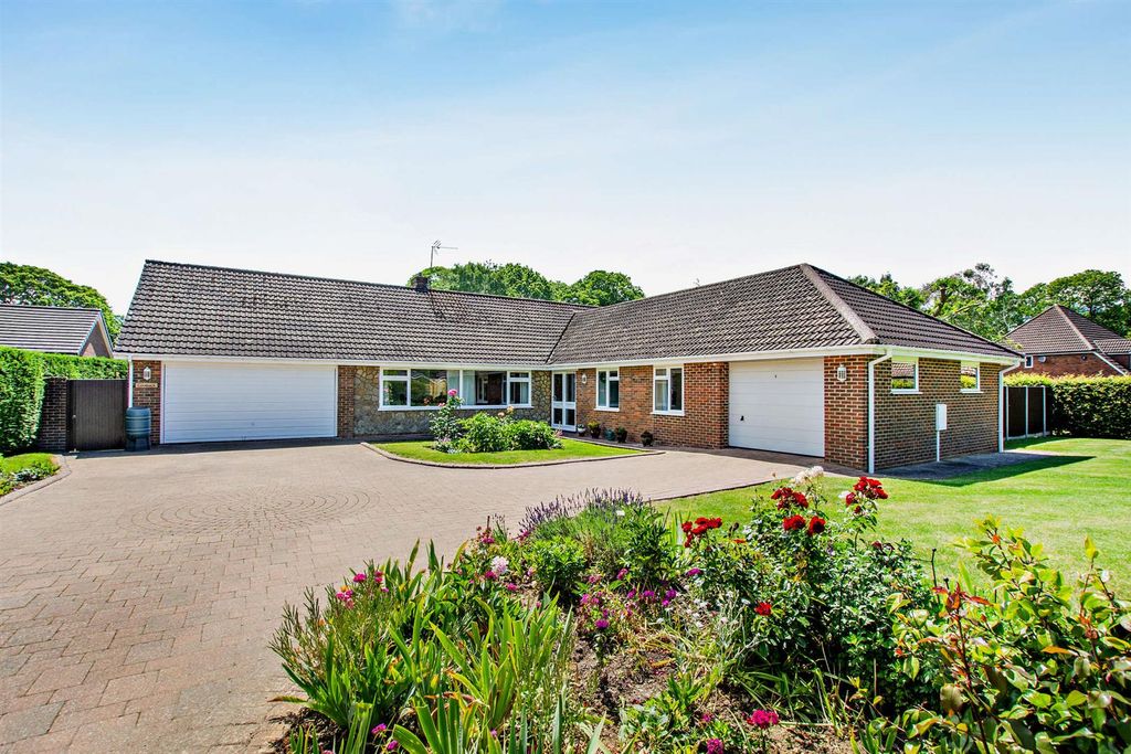Property photo 1 of 25 External