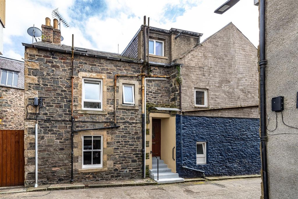 Property photo 2 of 17 2 Johnstones Close Galashiels 26.Jpg