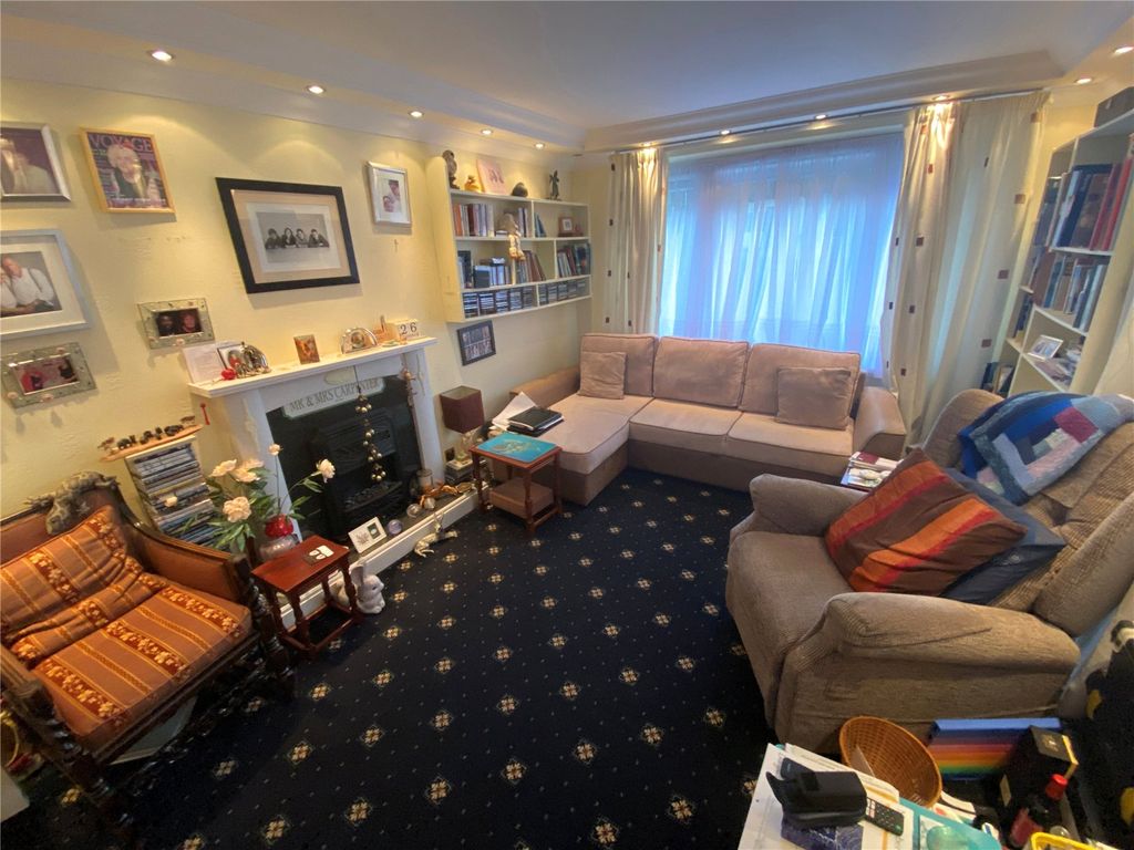 Property photo 2 of 19 Picture No. 17