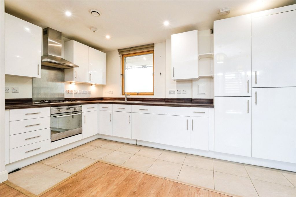 Property photo 2 of 17 Picture No. 09