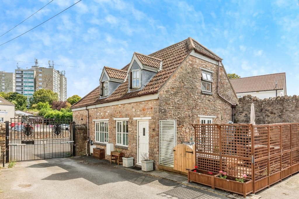 Property photo 1 of 15