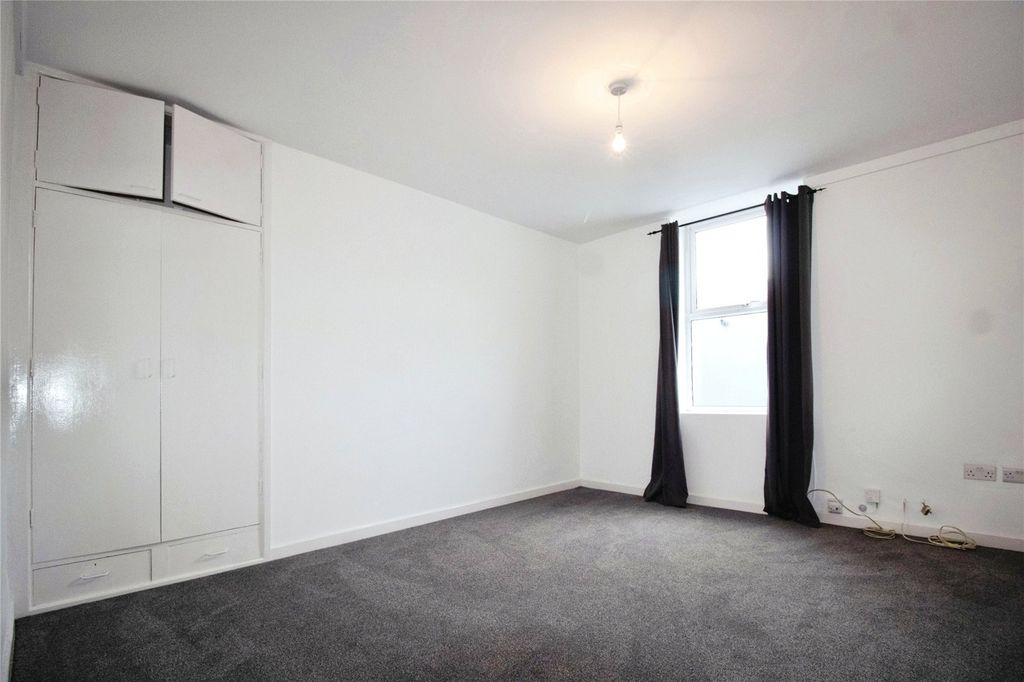 Property photo 2 of 7 Picture No. 07