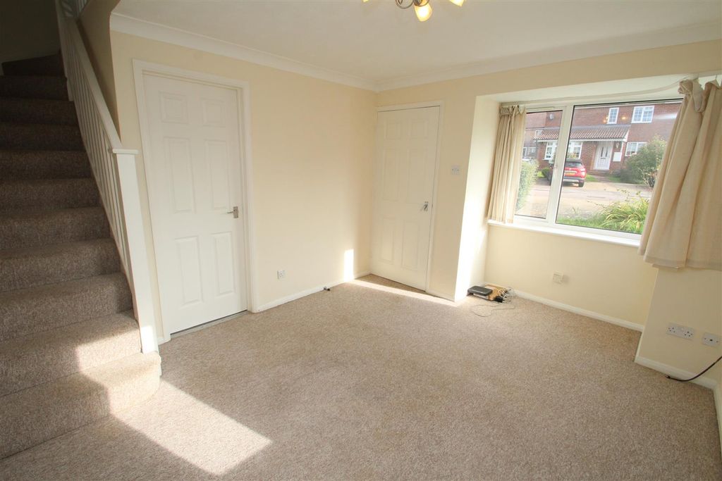Property photo 3 of 9 Lounge