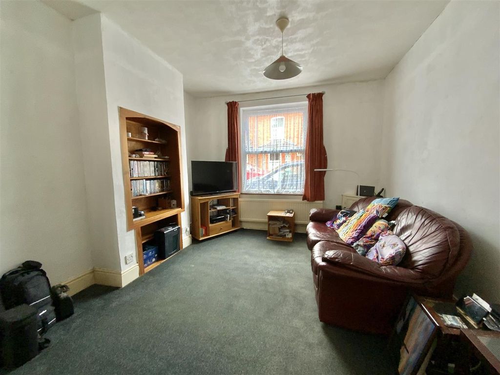 Property photo 2 of 9