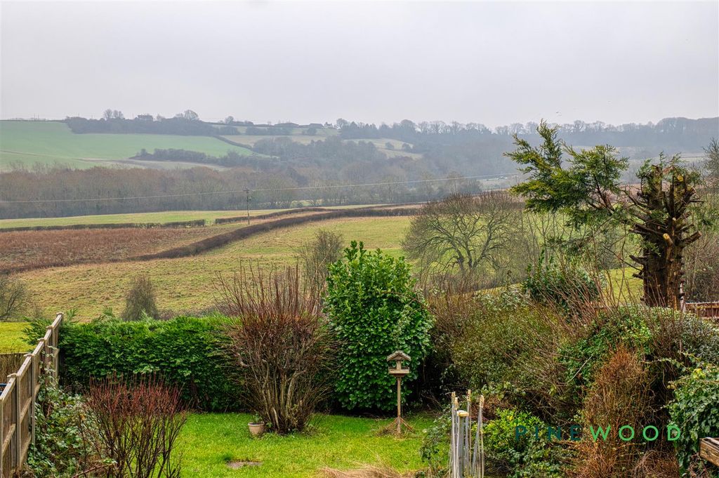 Property photo 3 of 18 Views