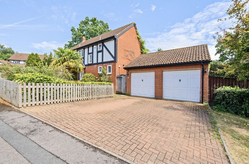 Property photo 2 of 17 1316798-22-685d52...