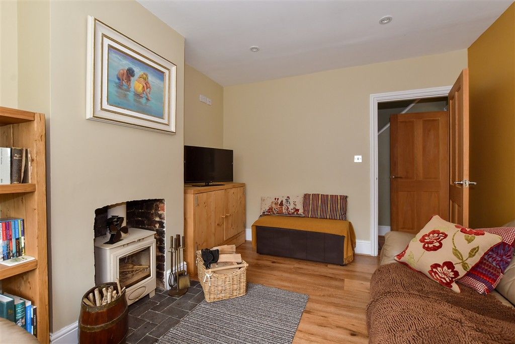 Property photo 3 of 11 Lounge