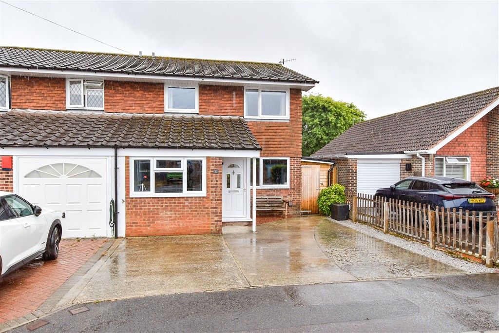 Property photo 1 of 12 External (Brochure)